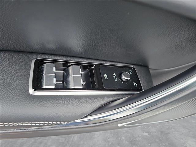 Photo of 2024 Fuji White Jaguar XF
