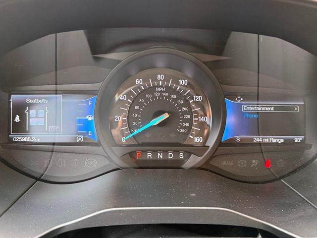 Photo of 2023 Star White Metallic Tri-Coat Ford Edge
