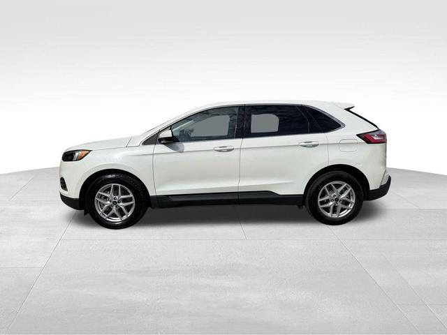 Photo of 2023 Star White Metallic Tri-Coat Ford Edge