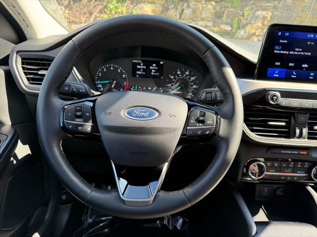 Photo of 2022 AGATE BLACK METALLIC Ford Escape