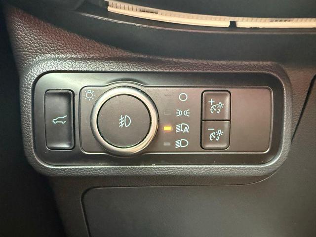 Photo of 2025 STAR WHITE MET TRI-COAT Ford Explorer