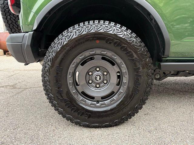 Photo of 2025 ERUPTION GREEN METALLIC Ford Bronco