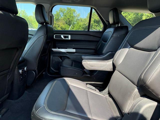 Photo of 2023 AGATE BLACK METALLIC Ford Explorer