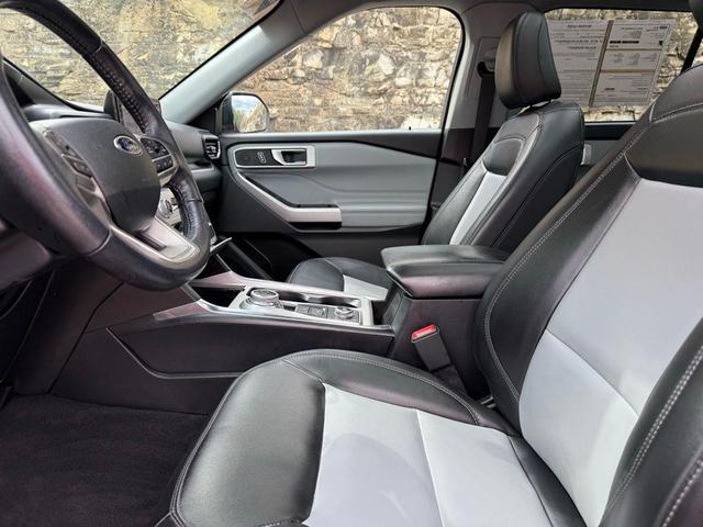 Photo of 2022 RAPID RED MET TINTED CC Ford Explorer