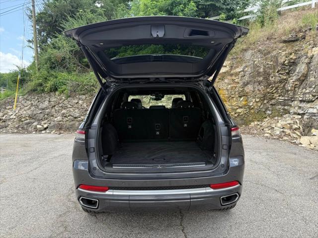 Photo of 2022 Baltic Gray Metallic Clearcoat Jeep Grand Cherokee