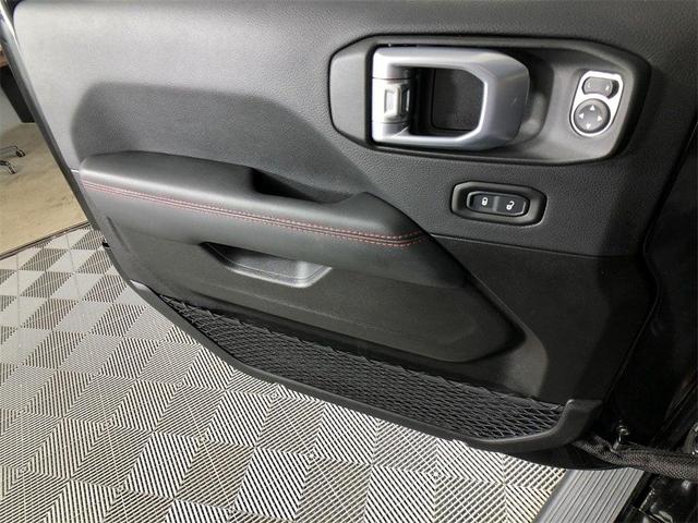 Photo of 2023 Black Clearcoat Jeep Gladiator