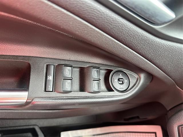 Photo of 2017 Shadow Black Ford Escape