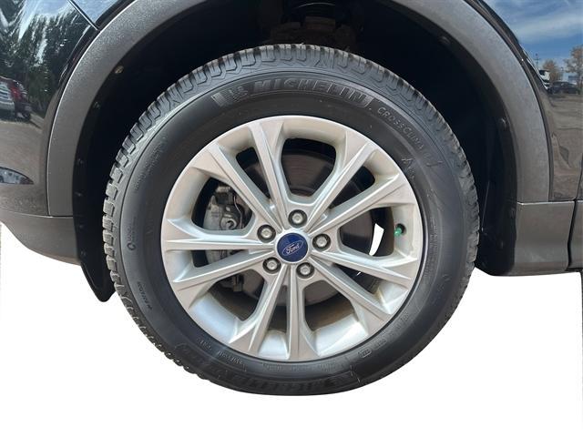 Photo of 2017 Shadow Black Ford Escape