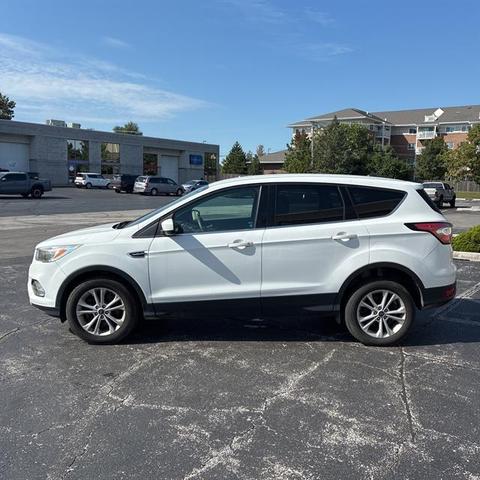 Photo of 2017 WHITE Ford Escape