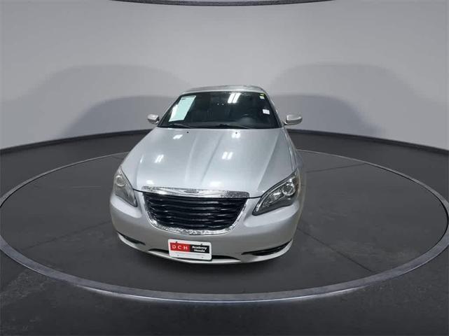 Photo of 2013 Billet Silver Metallic Chrysler 200