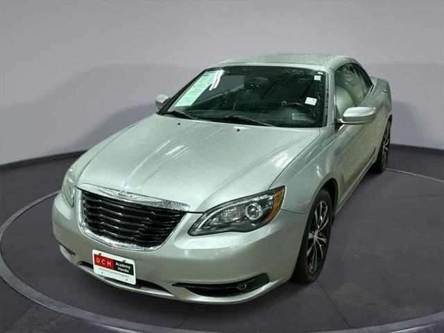 2013 Chrysler 200