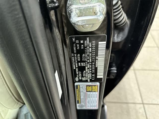 Photo of 2018 Ebony Black Kia Optima