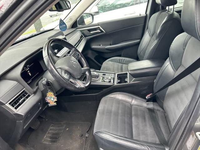 Photo of 2022 Mercury Gray Metallic Mitsubishi Outlander