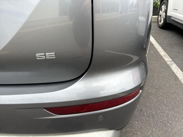 Photo of 2022 Mercury Gray Metallic Mitsubishi Outlander