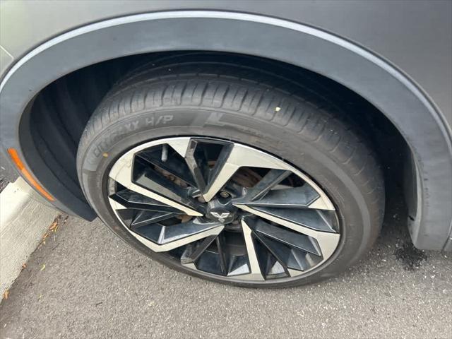 Photo of 2022 Mercury Gray Metallic Mitsubishi Outlander
