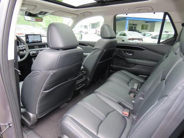 Photo of 2025 Modern Steel Metallic Honda Pilot