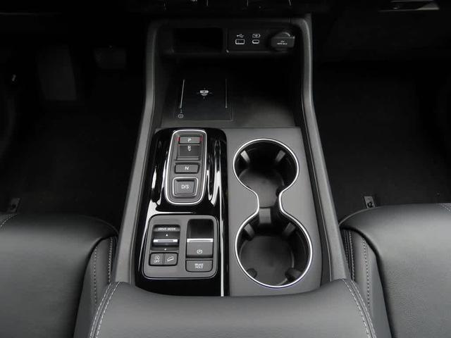 Photo of 2025 Modern Steel Metallic Honda Pilot