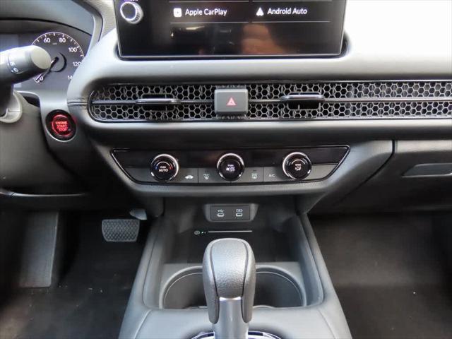 Photo of 2026 Platinum White Pearl Honda HR-V