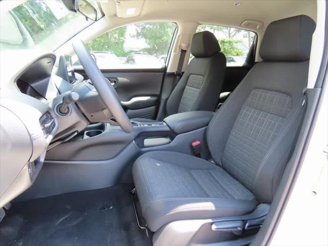Photo of 2026 Platinum White Pearl Honda HR-V