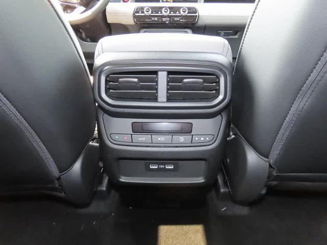 Photo of 2025 Lunar Silver Metallic Honda Pilot