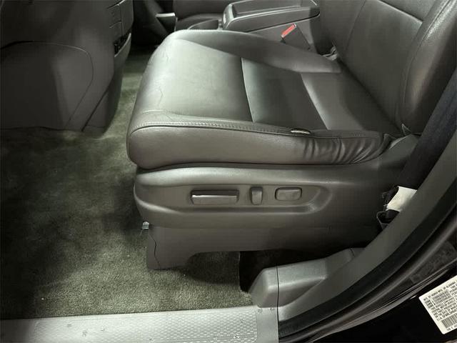 Photo of 2014 Crystal Black Pearl Honda Odyssey