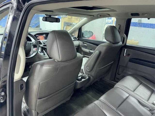 Photo of 2014 Crystal Black Pearl Honda Odyssey