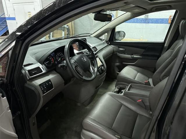 Photo of 2014 Crystal Black Pearl Honda Odyssey