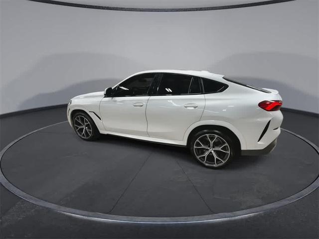 Photo of 2022 Mineral White Metallic BMW X6