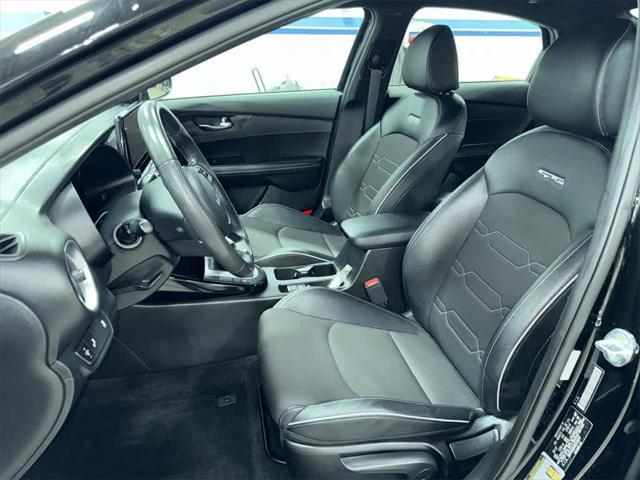 Photo of 2022 Aurora Black Kia Forte