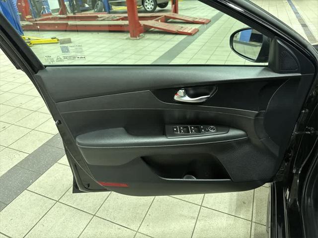 Photo of 2022 Aurora Black Kia Forte