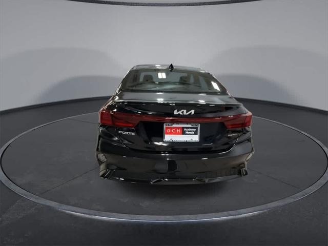 Photo of 2022 Aurora Black Kia Forte