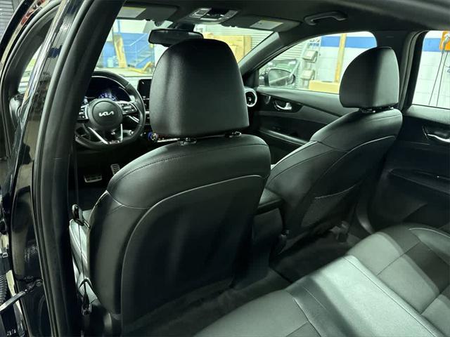 Photo of 2022 Aurora Black Kia Forte
