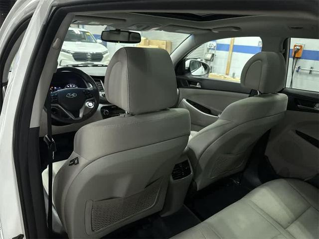 Photo of 2018 Dazzling White Hyundai TUCSON