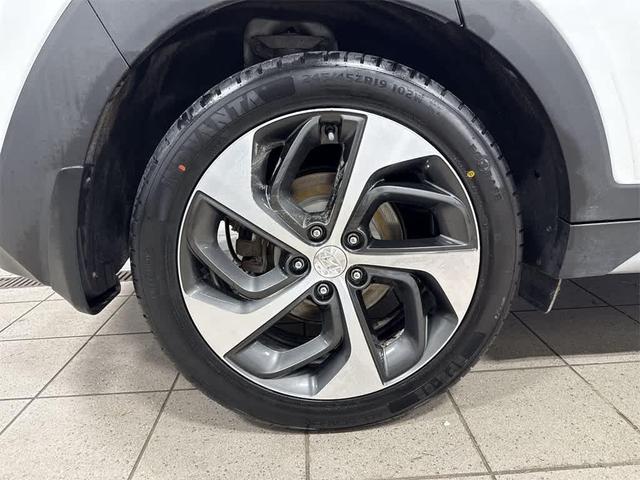 Photo of 2018 Dazzling White Hyundai TUCSON