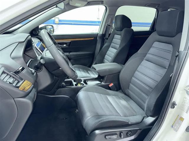 Photo of 2018 White Diamond Pearl Honda CR-V