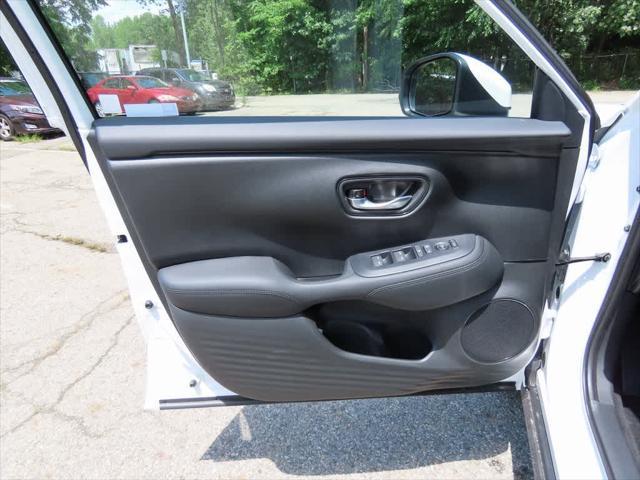 Photo of 2026 Platinum White Pearl Honda HR-V