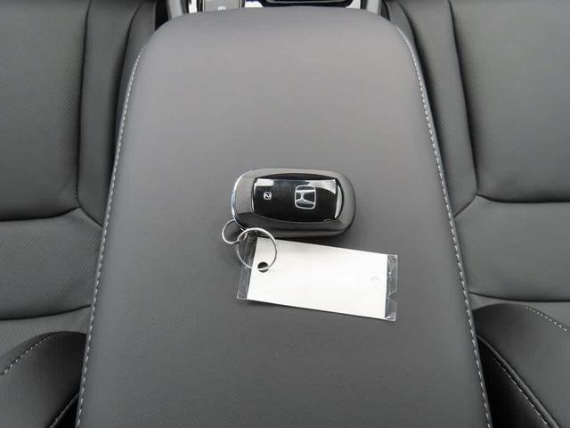 Photo of 2025 Urban Gray Pearl Honda Accord Hybrid