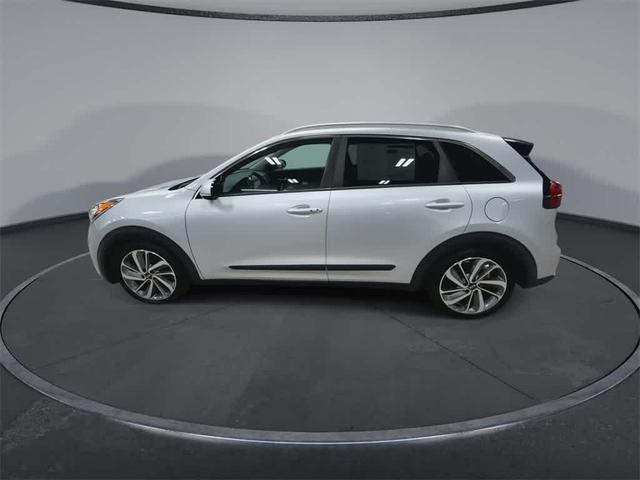 Photo of 2018 Silky Silver Kia Niro