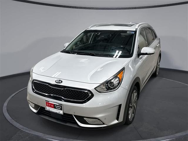 Photo of 2018 Silky Silver Kia Niro