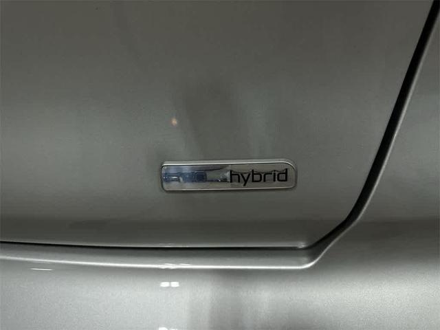 Photo of 2018 Silky Silver Kia Niro