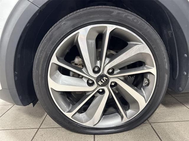 Photo of 2018 Silky Silver Kia Niro