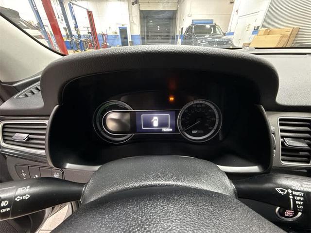 Photo of 2018 Silky Silver Kia Niro