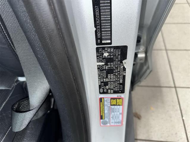 Photo of 2018 Silky Silver Kia Niro