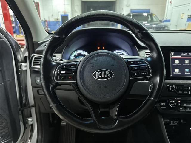Photo of 2018 Silky Silver Kia Niro