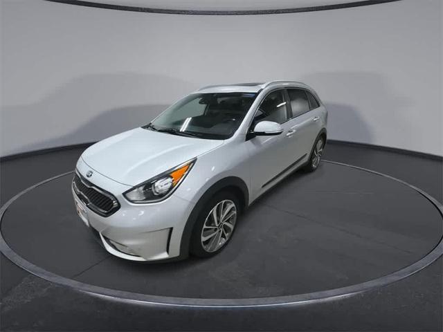 Photo of 2018 Silky Silver Kia Niro