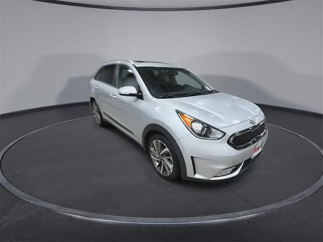 Photo of 2018 Silky Silver Kia Niro