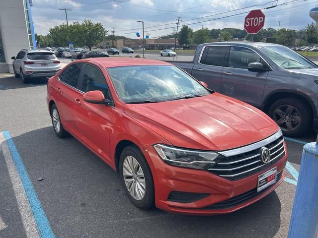 Photo of 2019 Habanero Orange Metallic Volkswagen Jetta