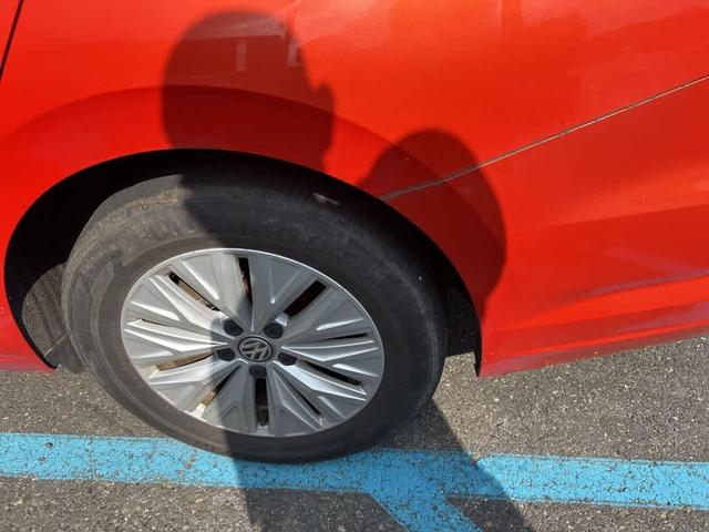 Photo of 2019 Habanero Orange Metallic Volkswagen Jetta