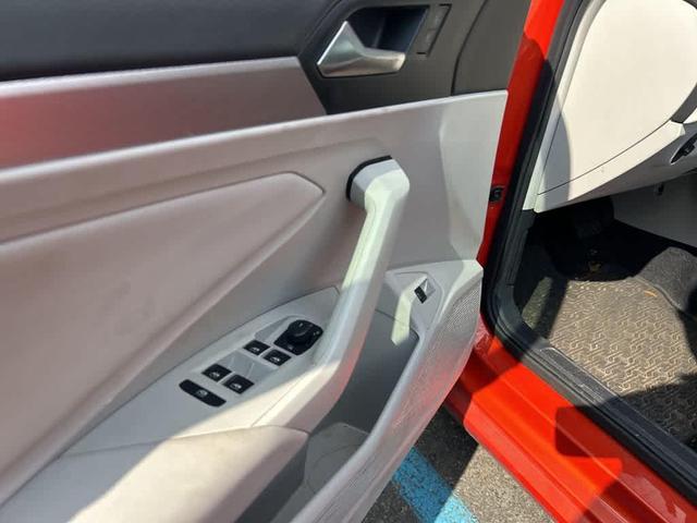 Photo of 2019 Habanero Orange Metallic Volkswagen Jetta