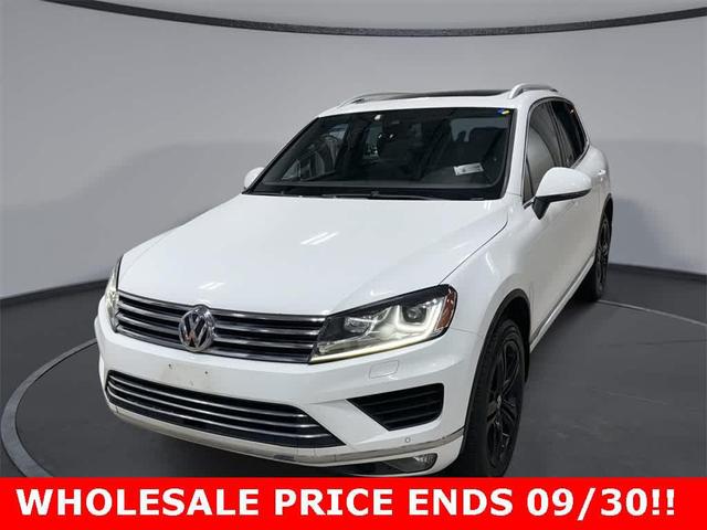 Photo of 2017 Pure White Volkswagen Touareg
